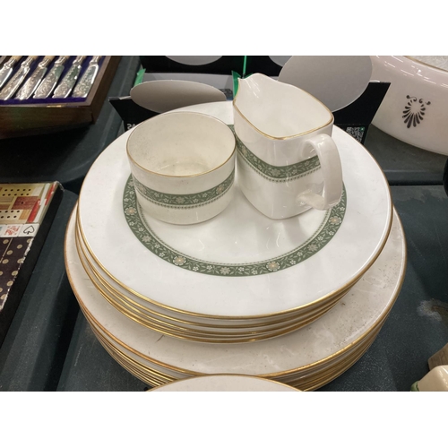 71 - A ROYAL DOULTON 'RONDELAY' PART DINNER SERVICE TO INCLUDE VARIOUS SIZED PLATES, BOWLS, CUPS AND SAUC... 