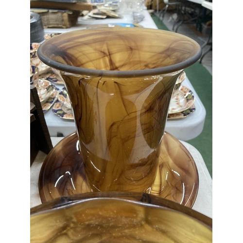 87 - A QUANTITY OF AMBER CLOUD GLASSWARE TO INCLUDE A VASE, BOWL AND PLATES