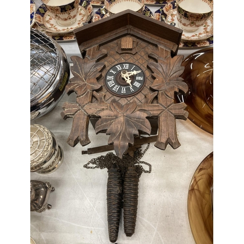 89 - A GERMAN BLACK FOREST STYLE CUCKOO CLOCK
