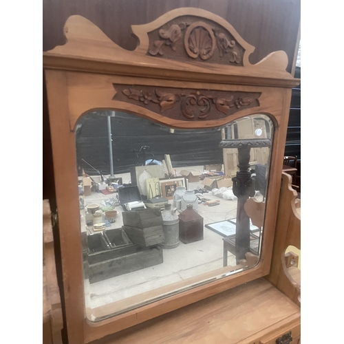 2667 - A VICTORIAN SATINWOOD DRESSING CHEST, 42