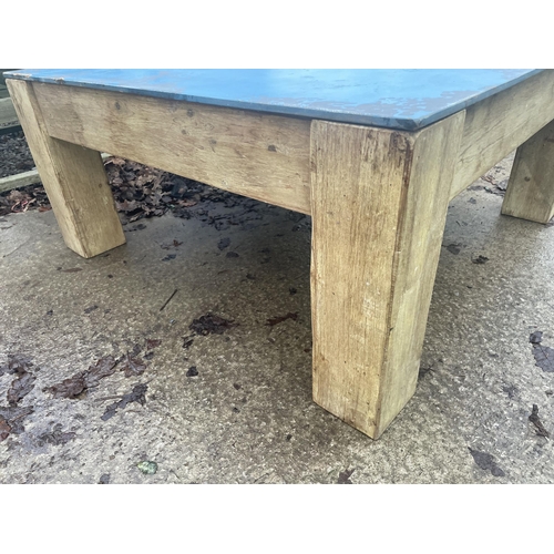 2677 - A RETRO INDUSTRIAL STYLE COFFEE TABLE WITH 