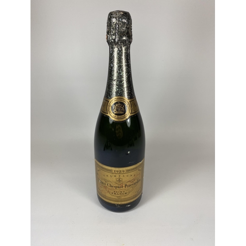 557 - 1 X 75CL BOTTLE - VEUVE CLICQUOT 1989 VINTAGE CHAMPAGNE