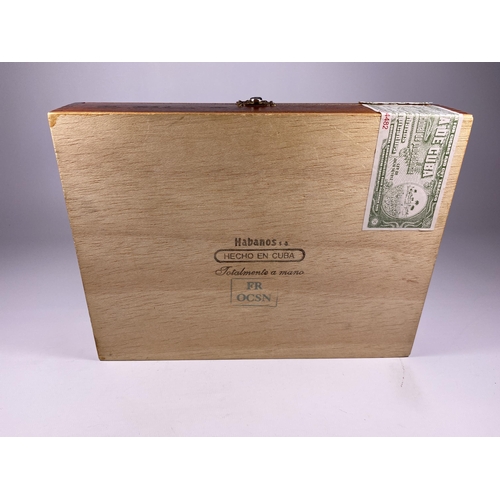 558 - A BOX OF TWENTY FIVE EXCELLENT CONDITION COHIBA CIGARS - BOUGHT FROM HAVANA IN THE 1990'S BY THE VEN... 