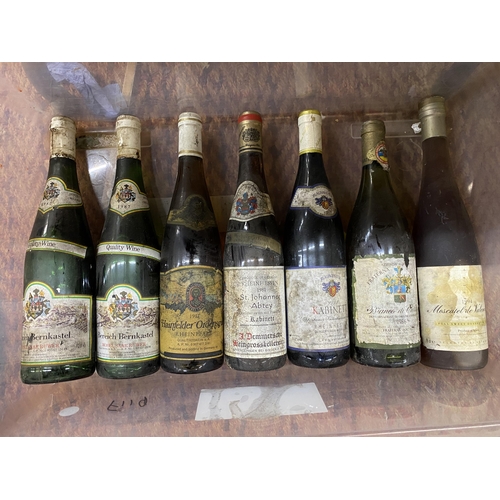 562 - 7 X MIXED GERMAN BOTTLES OF WINE