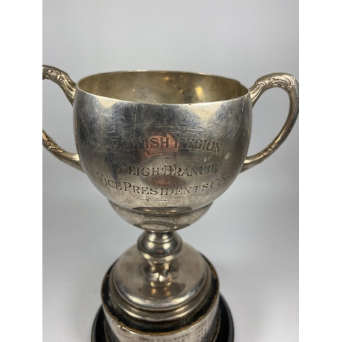 33 - A GEORGE V SILVER TROPHY CUP, HALLMARKS FOR WAKELY & WHEELER, LONDON, 1927, INSCRIBED BRITISH LEGION... 