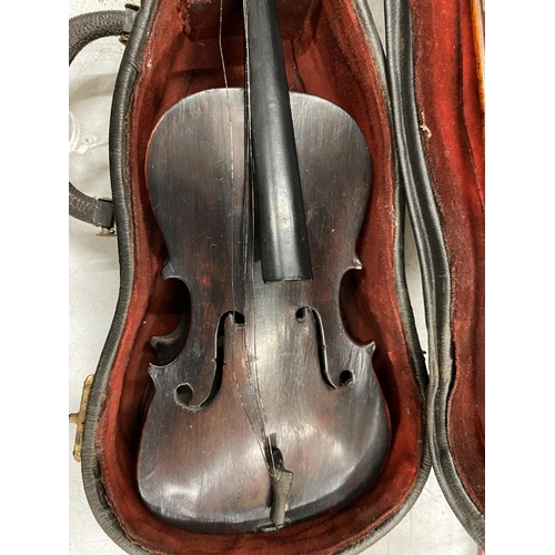 48 - AN EARLY 20TH CENTURY MINIATURE CASED VIOLIN AND BOW, LENGTH 23CM, CASE A/F