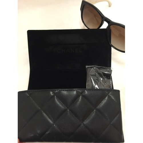 118 - A PAIR OF VINTAGE 'CHANEL' SUNGLASSES WITH CASE