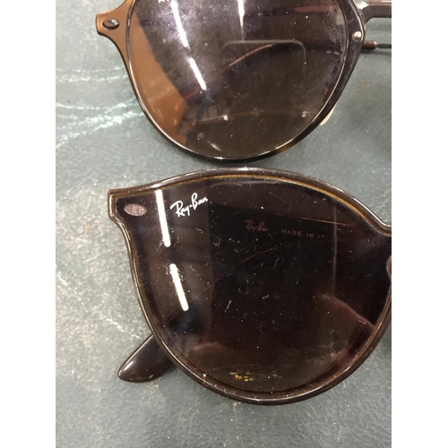 121 - FOUR PAIRS OF VINTAGE 'RAY-BAN' SUNGLASSES