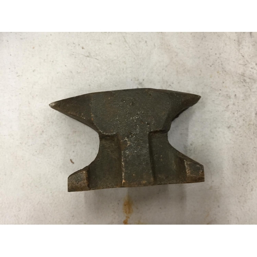 138 - THREE MINIATURE SALES REPRESENTATIVE'S CAST IRON SAMPLE ANVILS