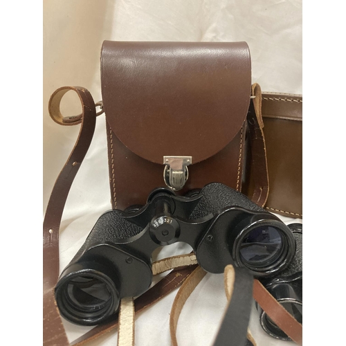 152 - TWO PAIRS OF CASED VINTAGE BINOCULARS - CARL ZEISS JENA 8 X 30 AND MILITARY OBSERVER 8 X 25