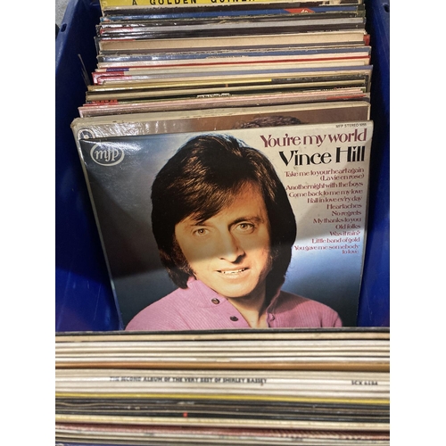 173 - A QUANTITY OF 33RPM VINYL RECORDS TO INCLUDE SHIRLEY BASSEY, SLIM WHITMAN, JIM REEVES, ENGELBERT HUM... 