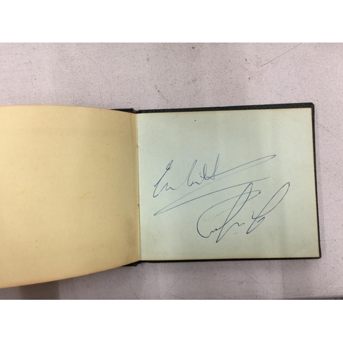 233 - A 1960'S MANCHESTER CITY AUTOGRAPH BOOK