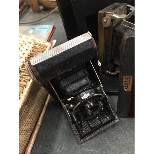 253 - A COLLECTION OF VINTAGE CAMERAS TO INCLUDE BELLOWS TYPE, ZEISS TRON, ENSIGNETTE, ETC