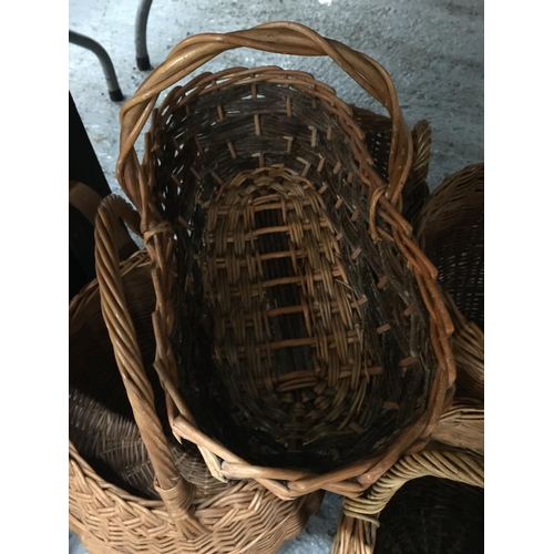 264 - A LARGE QUANTITY OF WICKER BASKETS