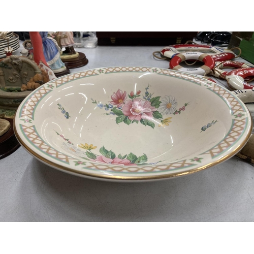 292 - A VINTAGE WADE FLORAL DECORATED BOWL, DIAMETER 26.5CM