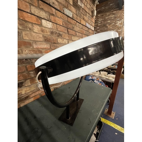 100A - A LARGE PORSCHE ILLUMINATED DOUBLE SIDED ROTATING SIGN WITH BRACKET WORKING AT THE TIME OF CATALOGUI... 