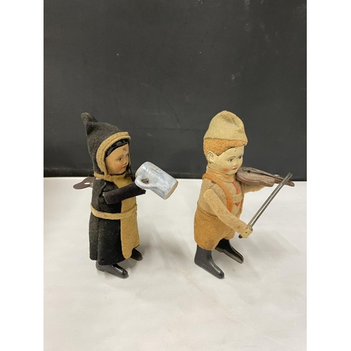 3629 - FOUR WIND UP FIGURES TO INCLUDE THREE SCHUCO - THE DRINKING MONK, THE DUTCHMAN WITH THE VIOLIN AND T... 