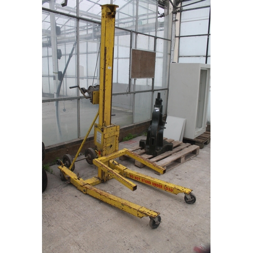 102 - BRICK LIFTER  NO  VAT