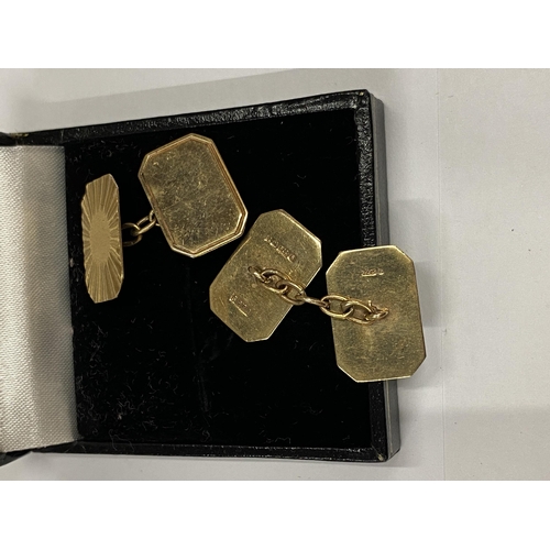 10 - A BOXED PAIR OF 9CT YELLOW GOLD CUFFLINKS, WEIGHT 4.92G