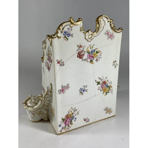 25 - AN EARLY 20TH CENTURY T GOODE & CO COPELAND PORCELAIN DRESSING TABLE STAND / TIDY, (A/F), HEIGHT 26C... 