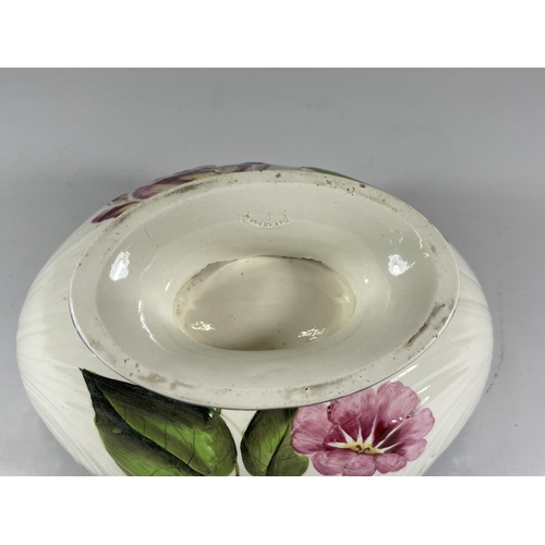 27 - A DAVENPORT POTTERY LEAF DESIGN LIDDED TUREEN, 18 X 20CM