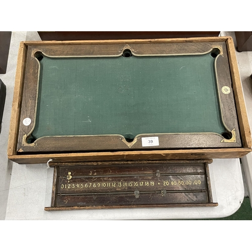 39 - A VINTAGE BOXED SALESMAN'S MINIATURE SNOOKER / BILLIARDS TABLE WITH SNOOKER SCORER (MISSING ONE LEG)... 