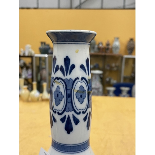 54 - A PAIR OF DELFT VASES WITH WINDMILL DESIGN, 'DELFT 515' MARKS TO BASE, (ONE A/F)