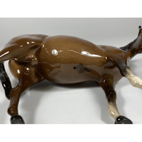 760 - A ROYAL DOULTON BROWN GLOSS MARE FACING LEFT HORSE FIGURE