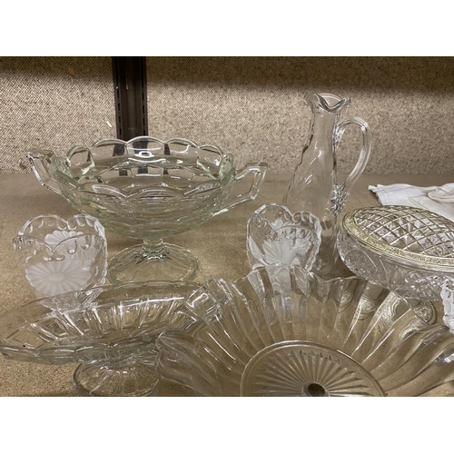 1171 - A MIXED GROUP OF VINTAGE GLASSWARE, CUT GLASS ETC