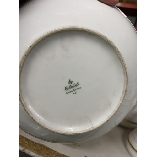 1184 - A LARGE GERMAN CERAMIC DINNER SERVICE