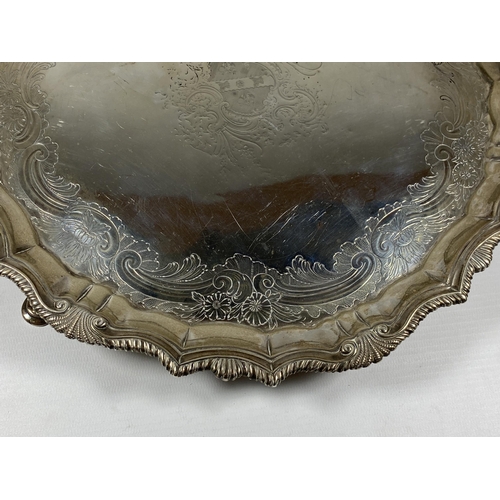 88 - A GEORGE II SILVER SALVER BY DOROTHY MILLS, HALLMARKS FOR LONDON 1753, DIAMETER 33CM, WEIGHT 836G