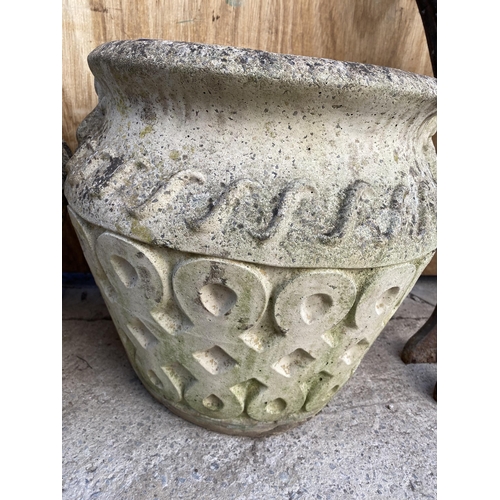 1211 - A PAIR OF RECONSTITUTED STONE PLANTERS (H:39CM)