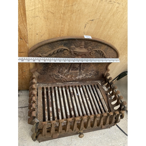 1213 - A VINTAGE CAST IRON FIRE GRATE WITH DECORATIVE CAST IRON BACK