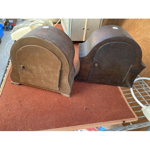 1230 - TWO OAK CASED MANTEL CLOCKS TO INCLUDE A 'SMITHS'