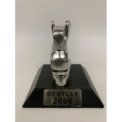 156 - A CHROME BENTLEY 'B' ON A BASE HEIGHT 12CM