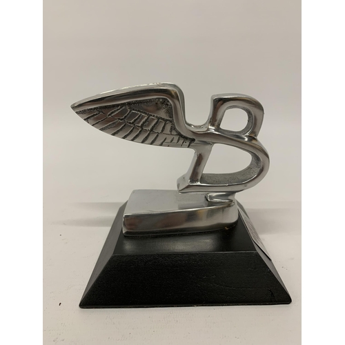 156 - A CHROME BENTLEY 'B' ON A BASE HEIGHT 12CM