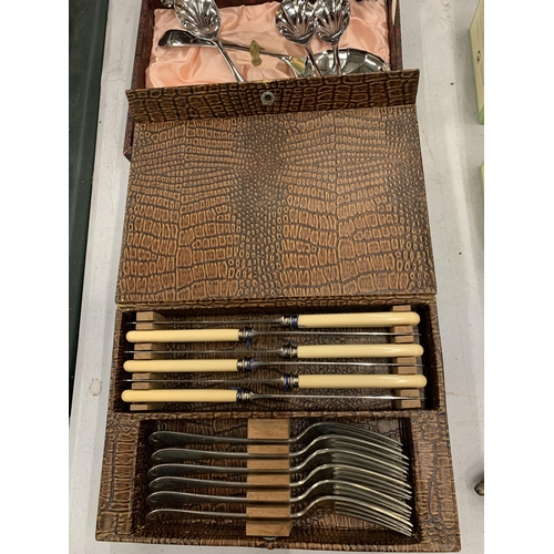 169 - THREE VINTAGE BOXED FLATWARE SETS TO INCLUDE KNIVES AND FORKS AND TWO SETS OF SPOONS