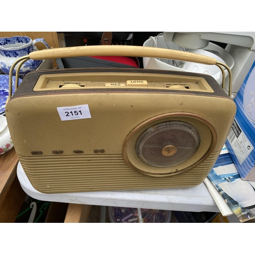 2151 - A RETRO BUSH RADIO