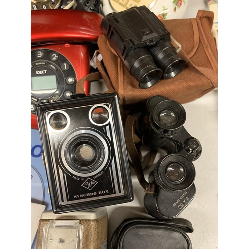 988 - A MIXED LOT TO INCLUDE VINTAGE STYLE PHONES, AGFA SYNCHRO BOX CAMERA, KODAK BROWNIE AUTOMATIC MOVIE ... 