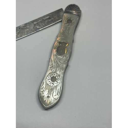 402 - A HALLMARKED SHEFFIELD SILVER 1899 JGW AND MOTHER OF PEARL FRUIT KNIFE