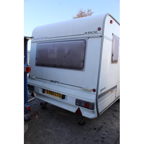 171 - 2002 SWIFT 490L ANNIVERSARY CARAVAN & AWNING EVERTHING WORKS LOCKING WHEEL NUT KEY & PAPERWORK IN TH... 