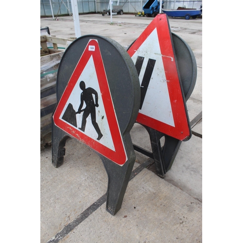 1009 - 3 ROAD SIGNS + VAT