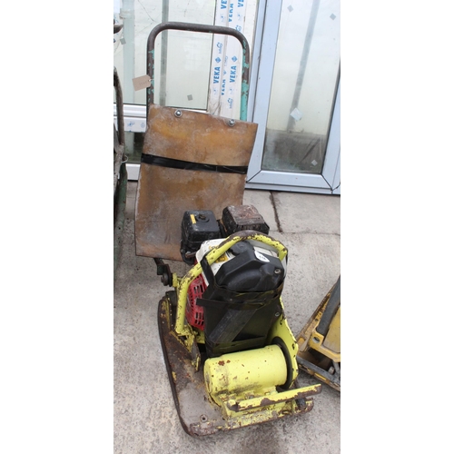 116 - COMPACT WACKER  PLATE WITH A 4HP HONDA ENGINE + VAT