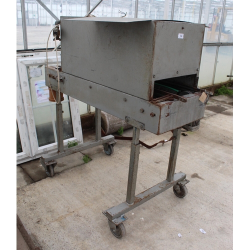 124 - ELECTRIC CONVEYOR BELT SOIL WORK STATION  +  VAT