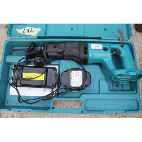 335 - A MAKITA JR180D BATTERY SAW WITH ONE BATTERY AND CHARGER PLUS VAT