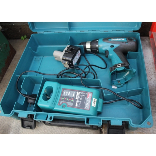 55 - A MAKITA 12V BATTERY DRILL WITH ONE BATTERY AND CHARGER PLUS VAT