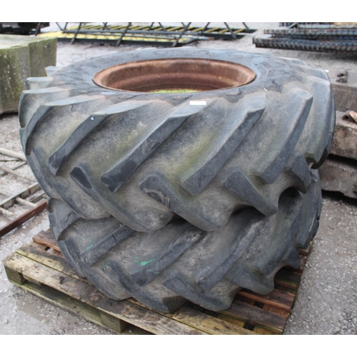 946 - 2 WHEELS AND TYRES 16.5/85.24  + VAT