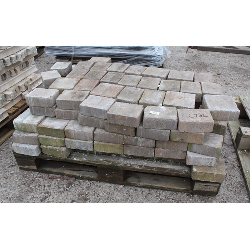 951 - PALLET OF BLOCK PAVING  +  VAT