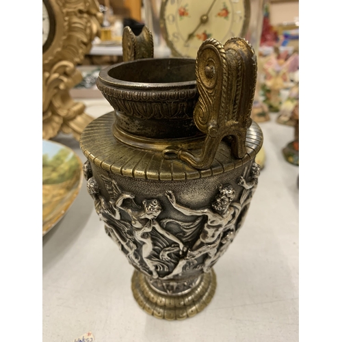 208 - A YELLOW AND WHITE METAL GRECIAN STYLE URN WITH EMBOSSED GREEK FIGURES HEIGHT 17CM