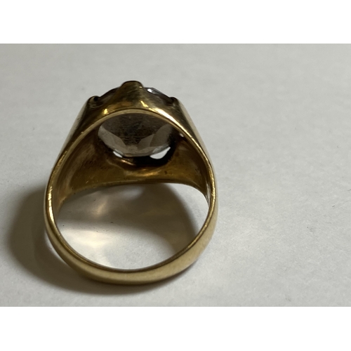 609 - A 9CT YELLOW GOLD SMOKEY QUARTZ STONE RING, WEIGHT 4.9G